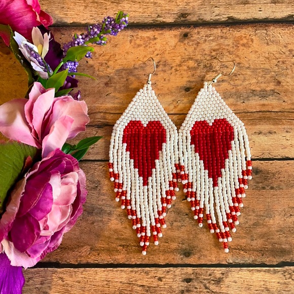Valentine’s beaded earring - Picture 1 of 5